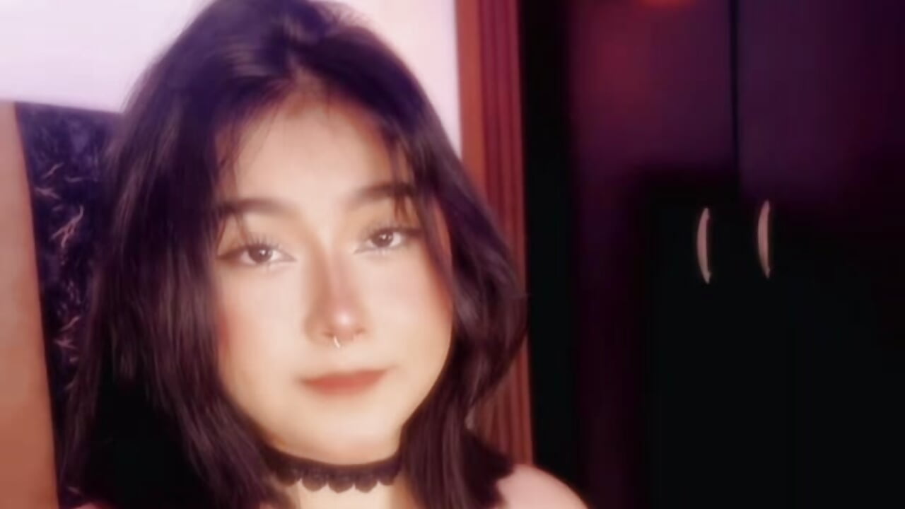 An innocent face with very dirty intentions... 😇🔥 - video oleh model kamera Lilith_nyxx