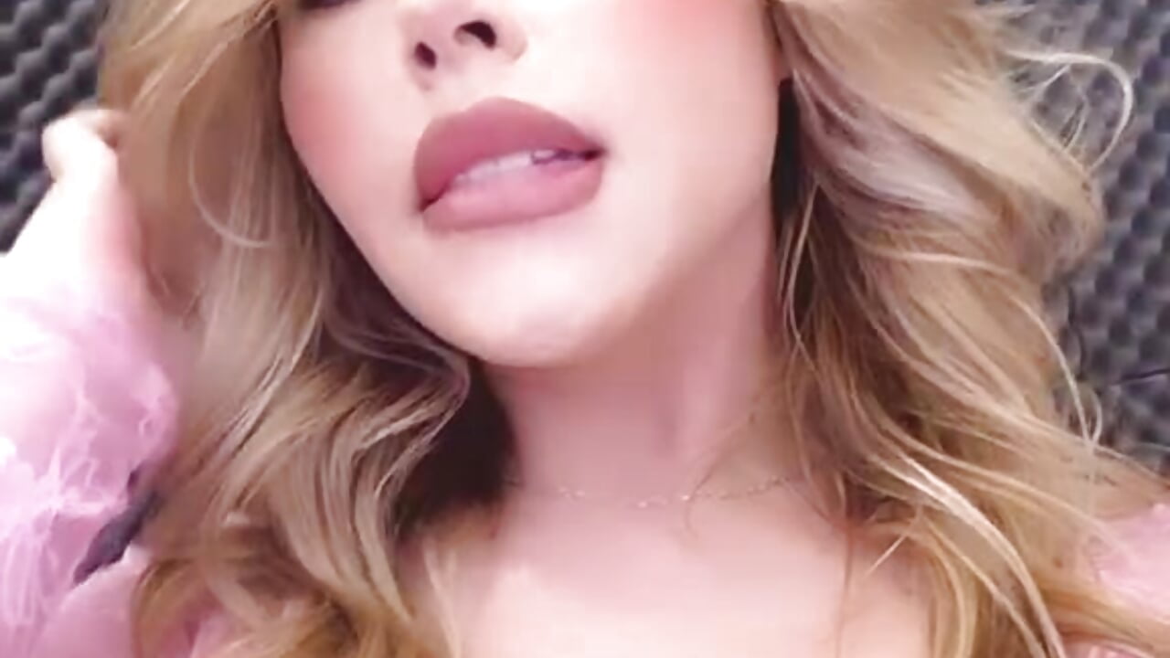 KISS ME💋🔥 - video by katyablonde_ cam model