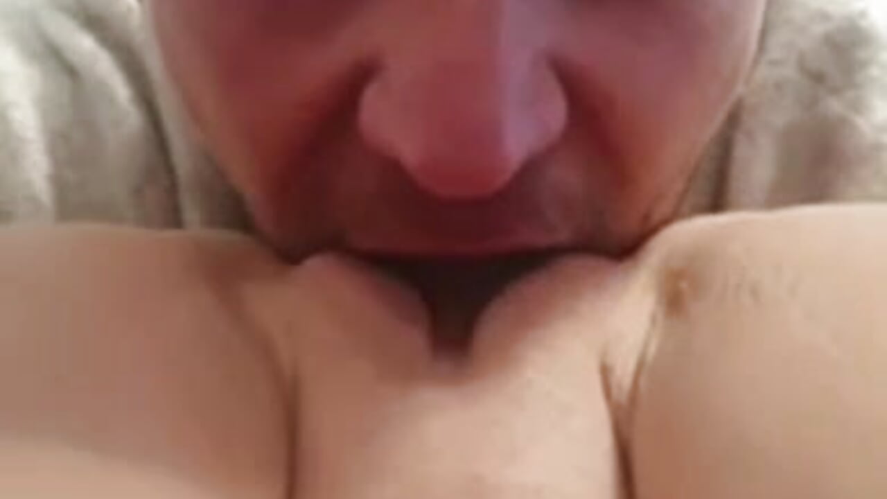 He eats my pussy and makes me squirt