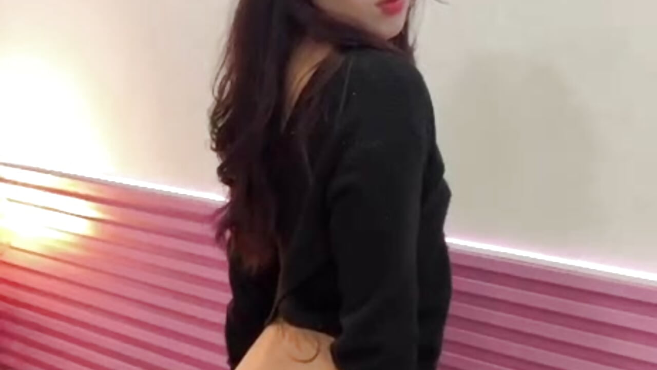 A charming body😍🥵 - clip cu ValeryBeaumont model videochat