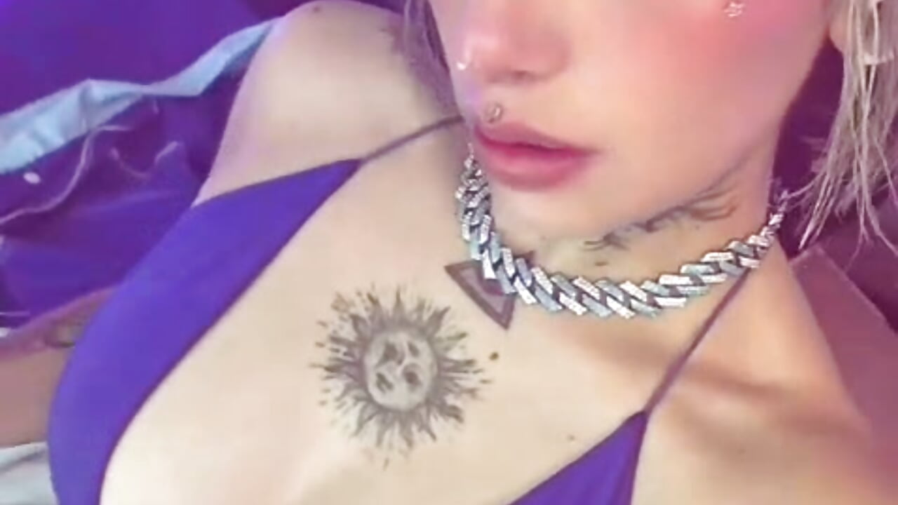 Anti-social 😈😎 — filmik Gyal_Smith, modela(-lki) na kamerkach