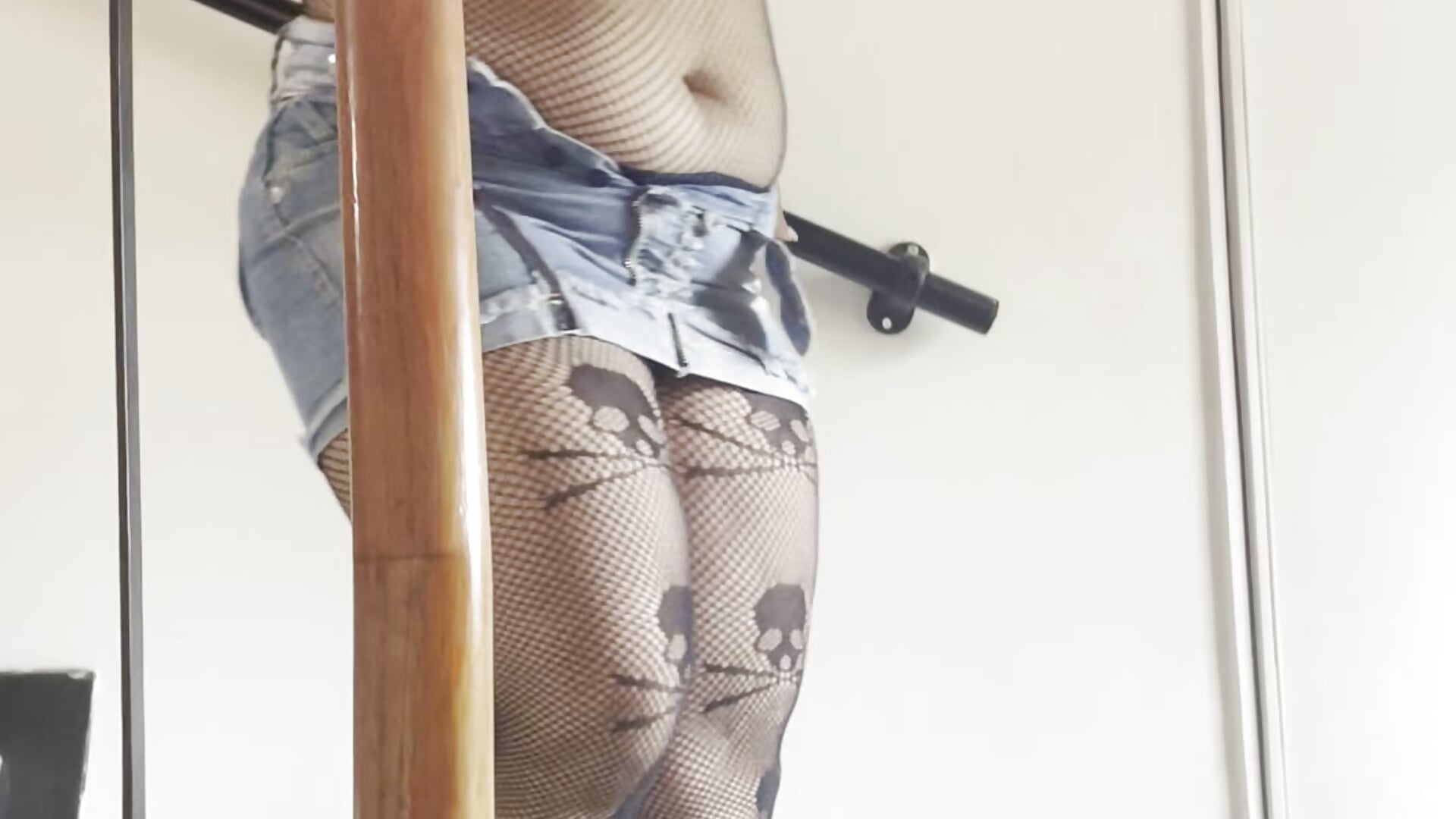 Coming down for you... - video oleh ViviJones kamera model