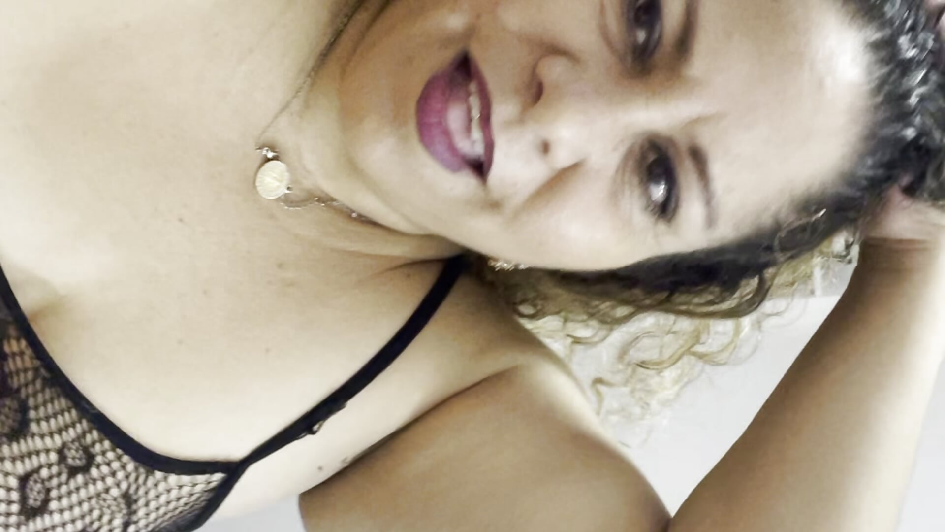 we need to see each other - vídeo de la modelo de cam ViviJones