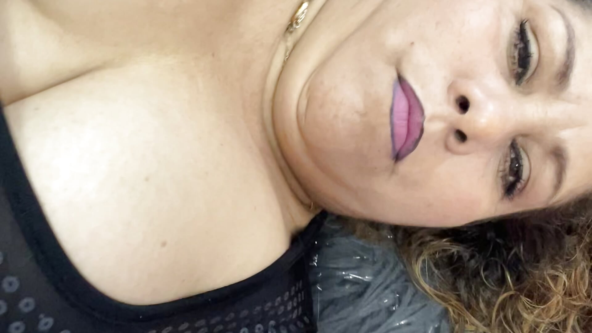 hey baby - vídeo de la modelo de cam ViviJones