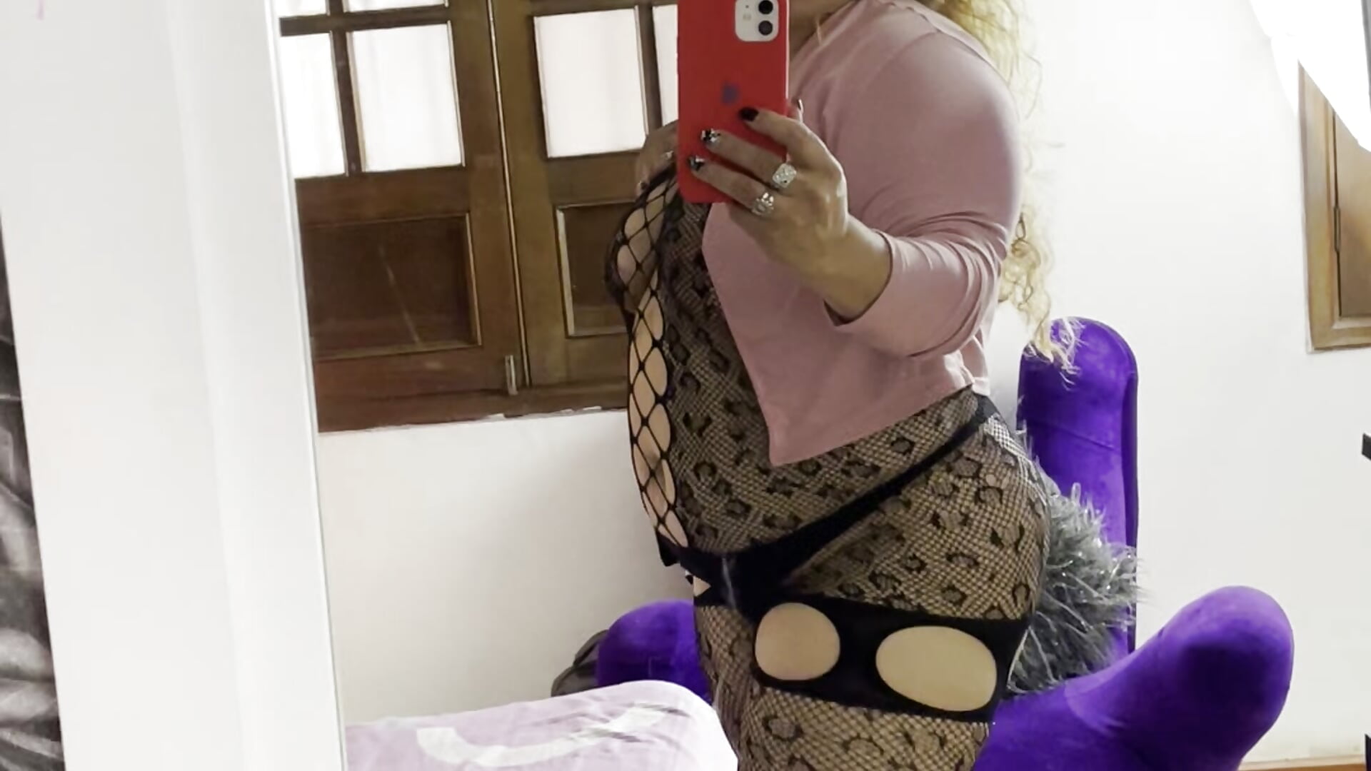 shaking my hips for you - فيديو من ViviJones موديل الكام