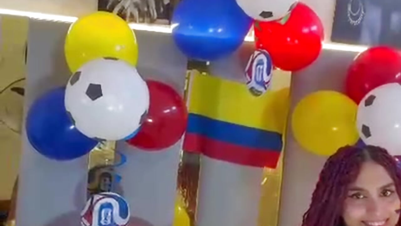 CUTE FOOTBALL GIRL 🩷🫣 - video by dani_rioss cam model