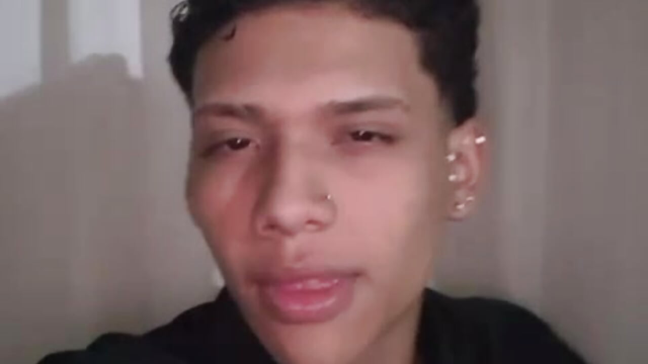 see me - video by Gold_Pleasuree cam model