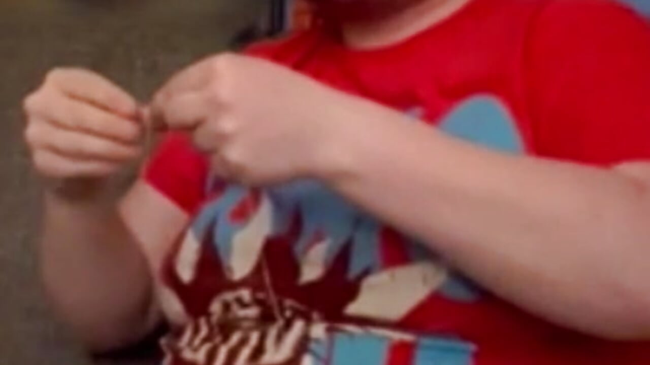 Learn to Sew a Button! - video by knottyn3bulara cam model