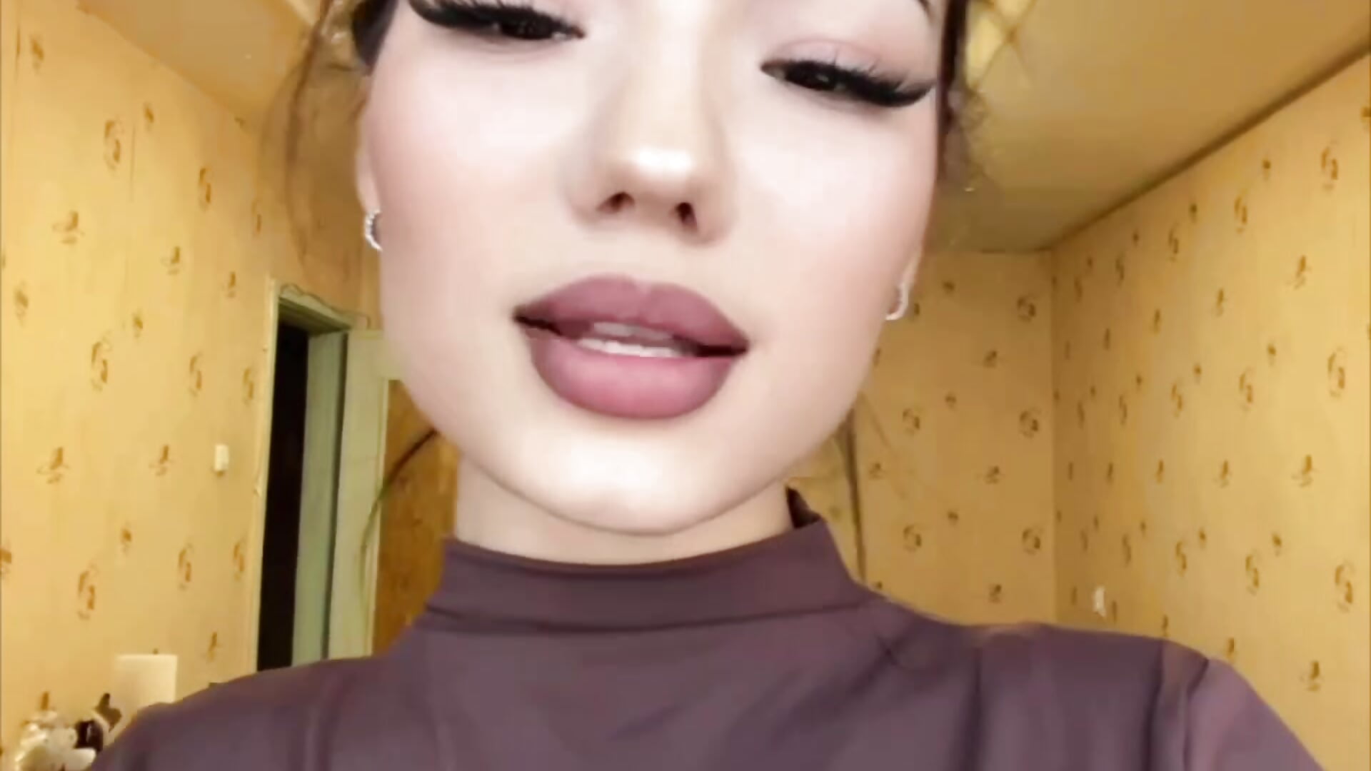 mmraaaw - vídeo de la modelo de cam Barbie_Aria