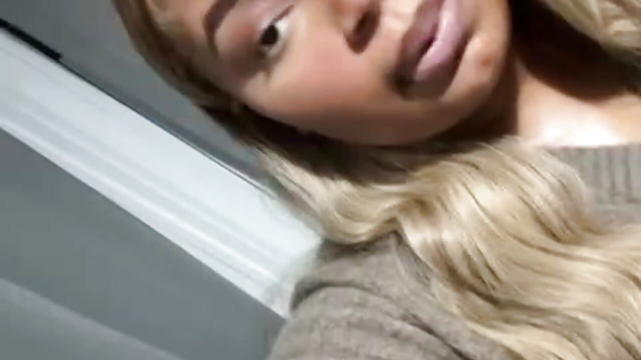 ;)) - відео від вебкаммоделі zahiraax