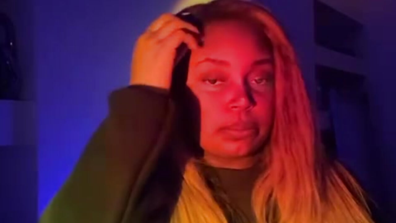 💋 - відео від вебкаммоделі zahiraax