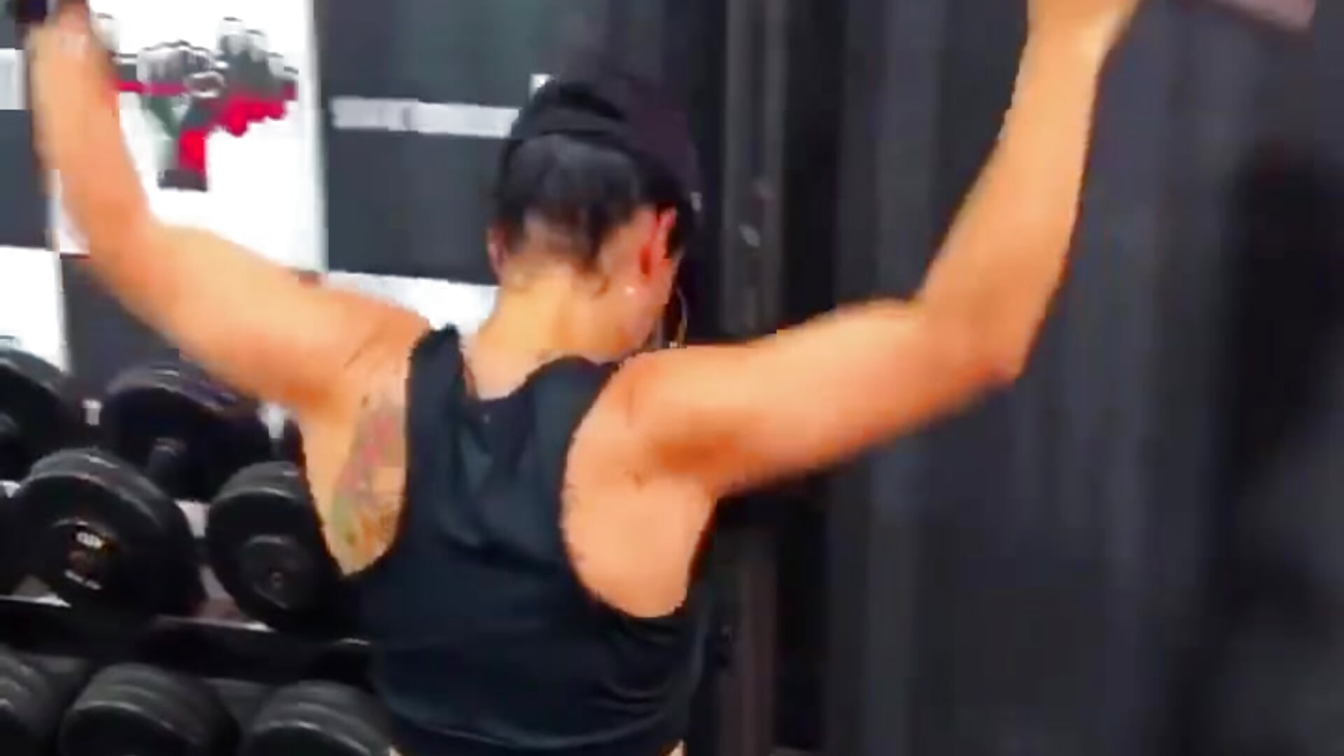 Marombeira Tatuada - Vídeo de Cristotoza, modelo de vídeos