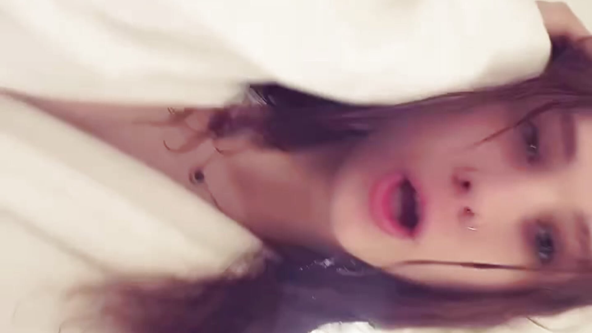 IMG_1614 – video od webkamerové modelky mooony_light