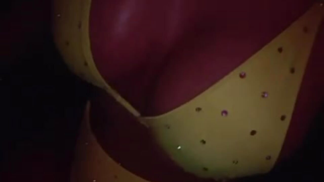 💛 - відео від вебкаммоделі NicoStar