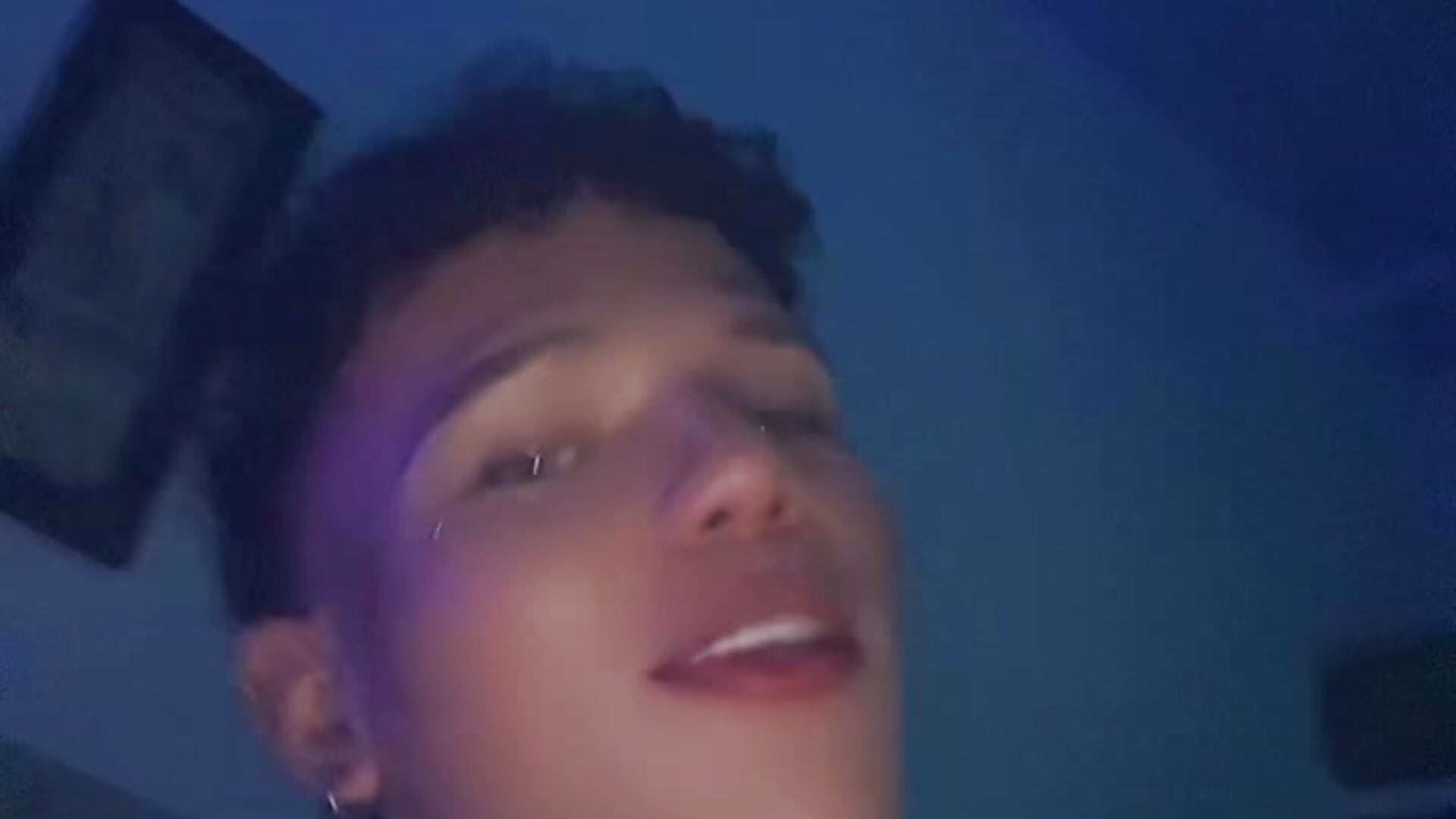 Трендове відео  8164 вебкаммоделі sebascuterouss