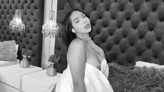 Black and white 🖤 - Vídeo de HilaryQueen_, modelo de vídeos