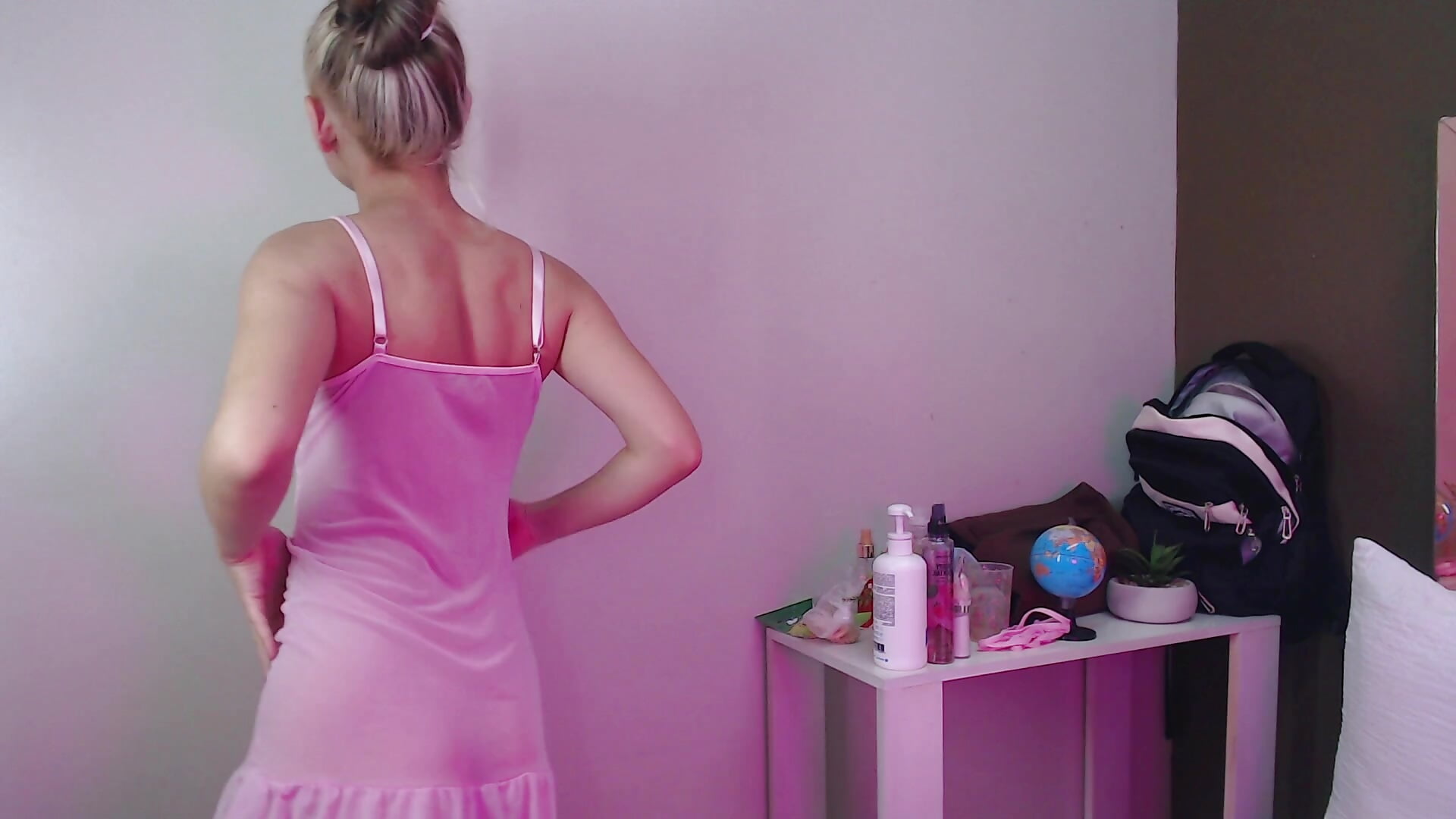 WELCOMEEE - video di Alina_Valmont modella di cam