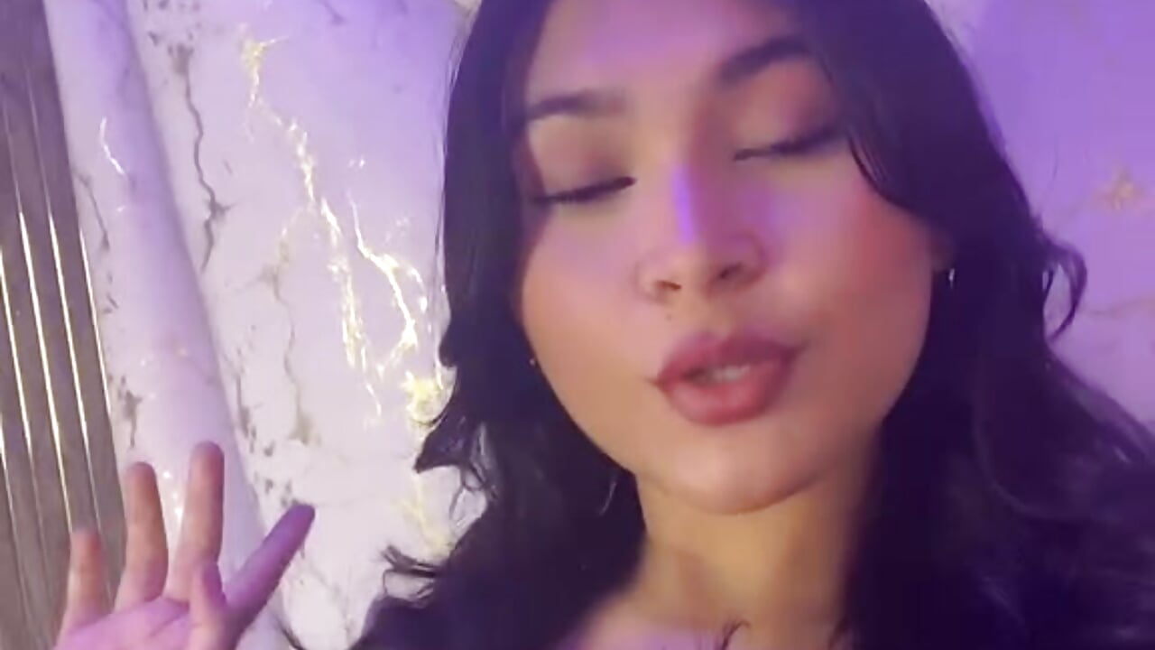 Come closer… I don’t bite (or maybe I do) - vídeo de SweetNami_ modelo de câmara