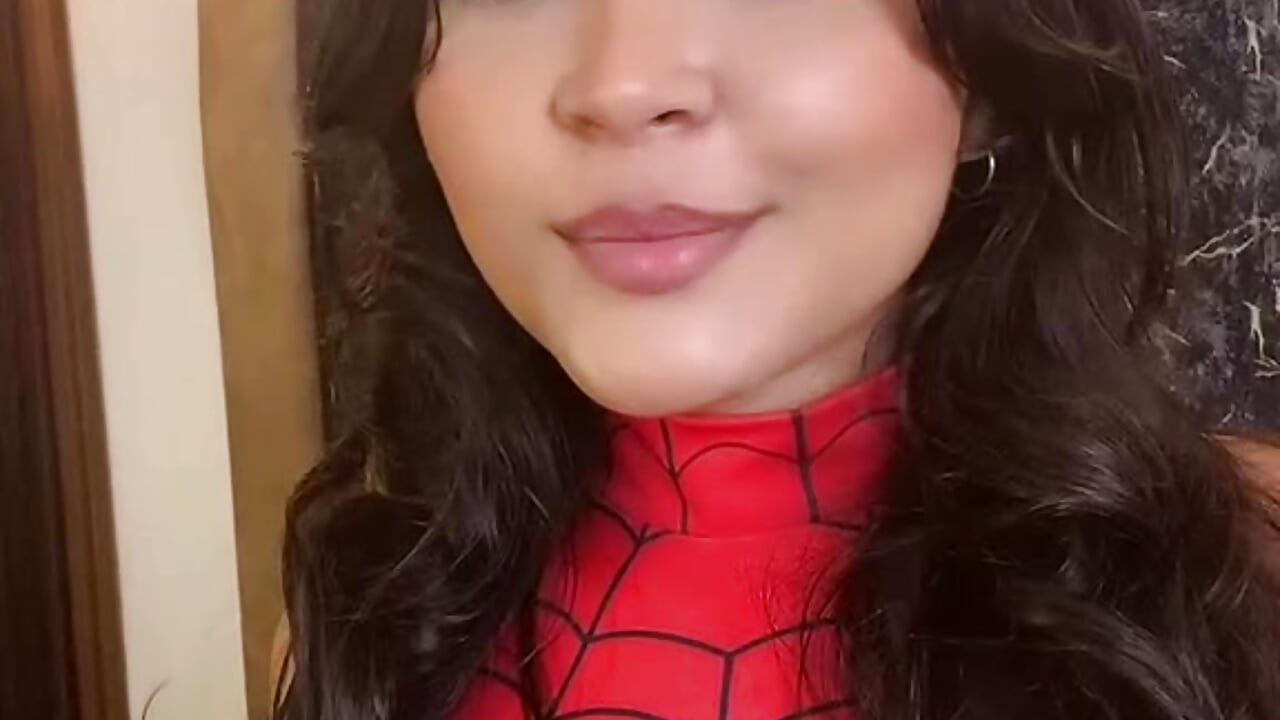 “Your favorite girl is online… don’t miss me 💋” - Vídeo de SweetNami_, modelo de vídeos