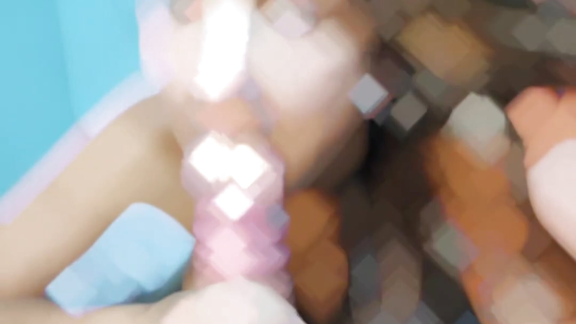 That's what she likes to do everyday lol / é o que ela gosta de fazer todo dia - YoungHornyTwo 的视频