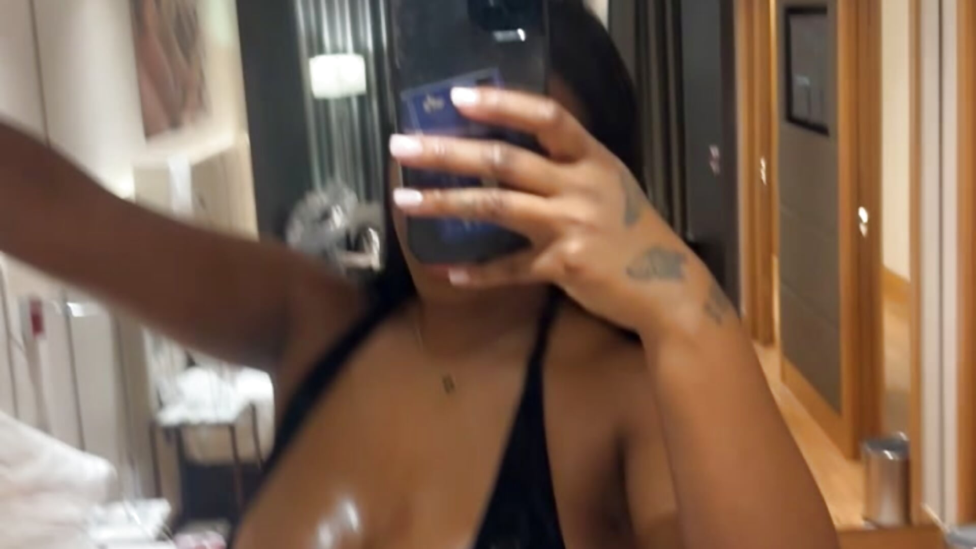 F4F248E7-6212-42A2-A1D0-C21729161B2F - video di Savannah-Luxe modella di cam