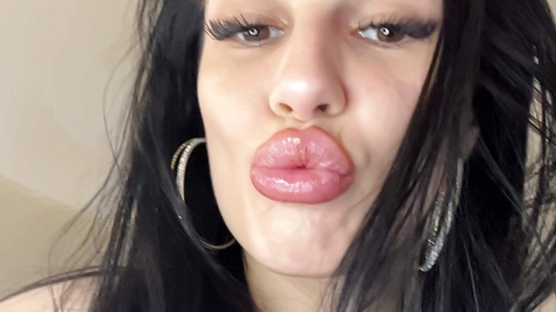 Kiss Down 🤍