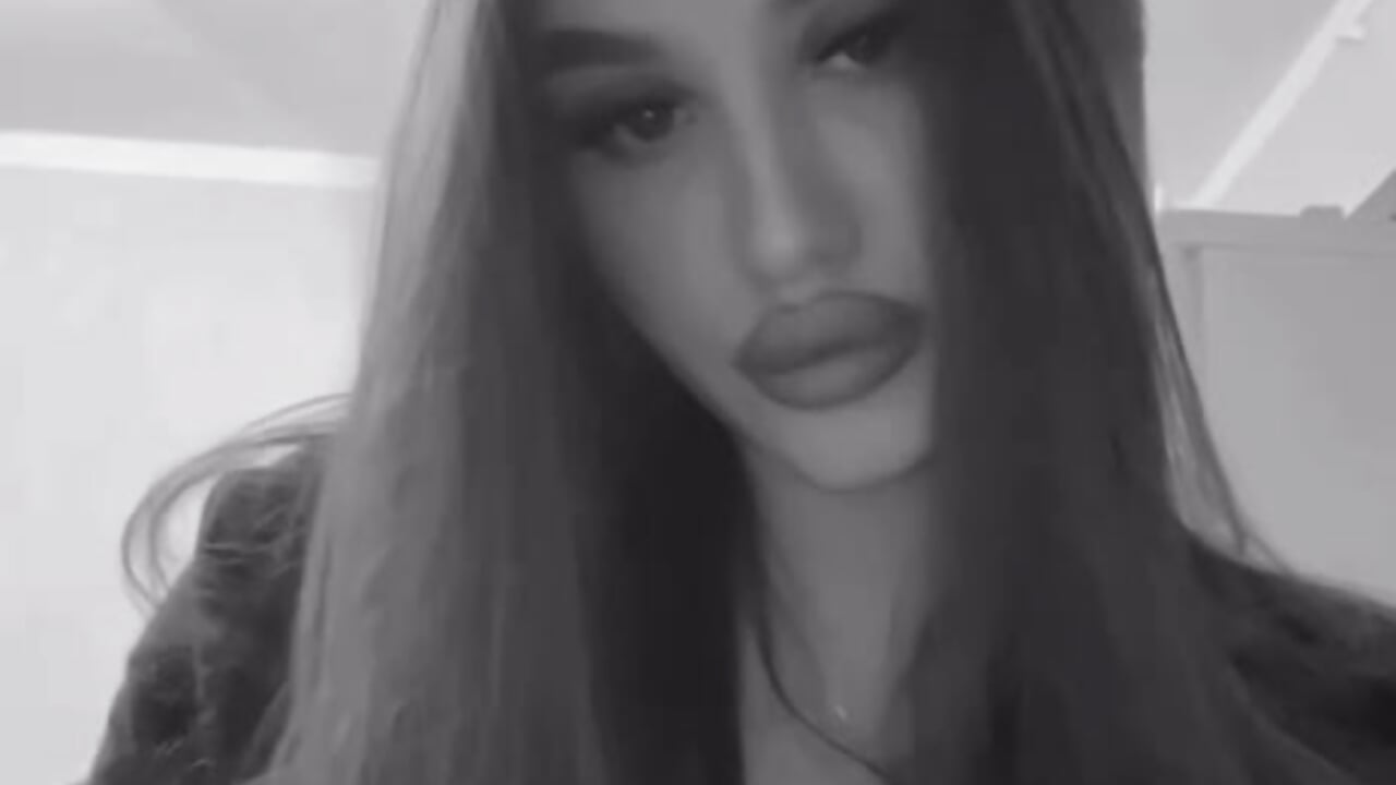 My lipsing - วิดีโอโดย ZulaPinette โมเดลแคม