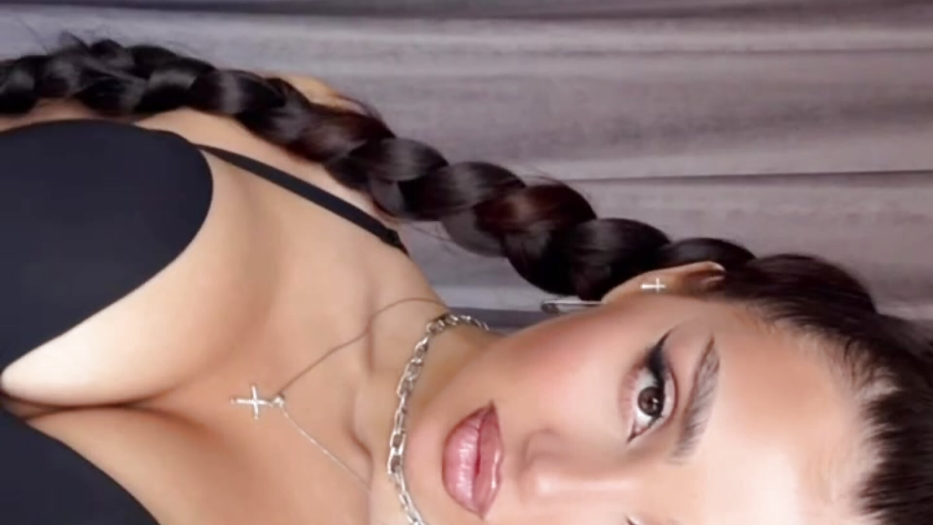 Look at my outfit today - video by AlvinaMair cam model