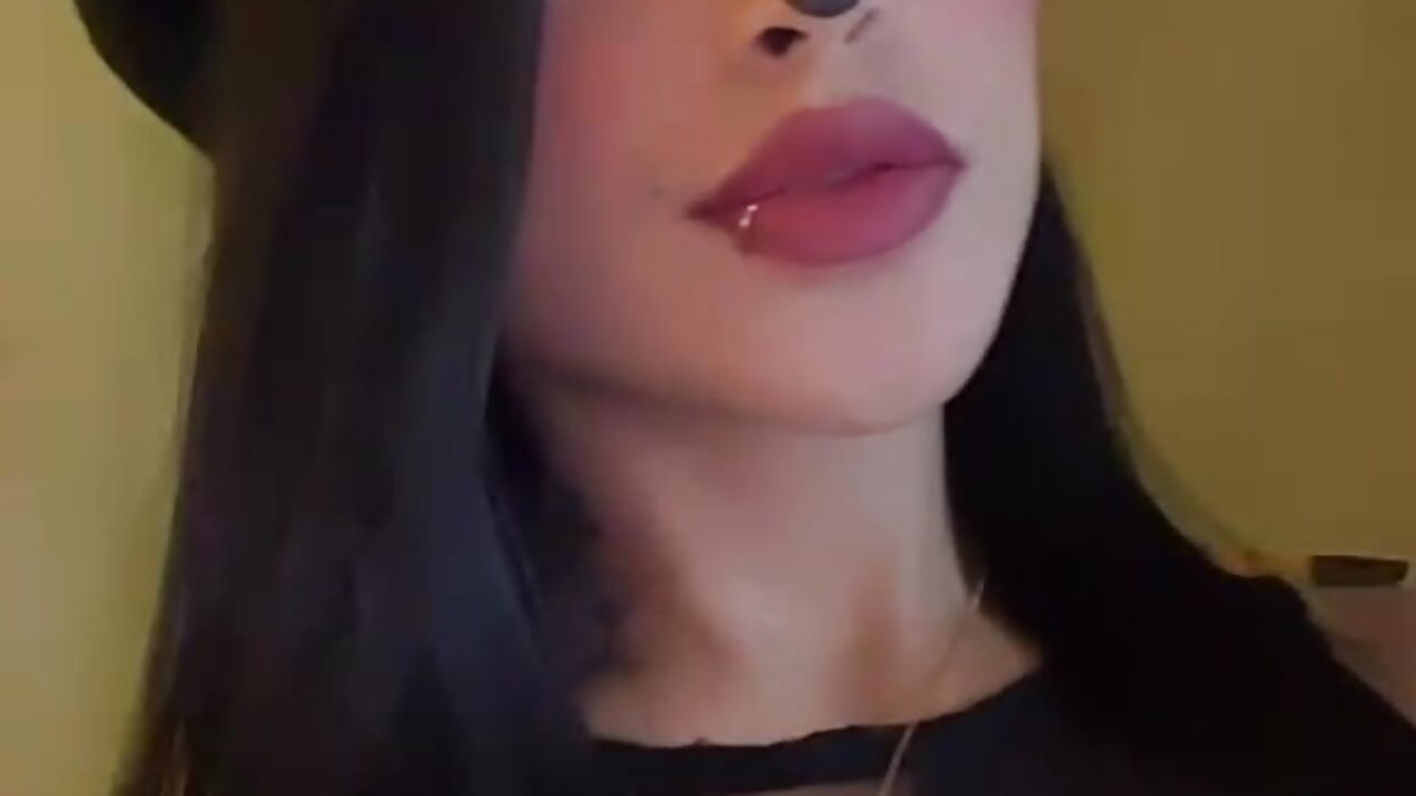 Cute - video by Bby_izzy cam model