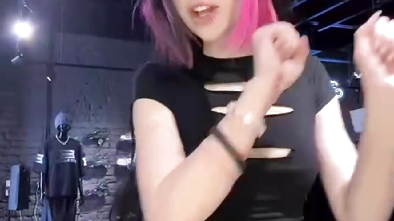 Cutie me - video by WifeAileen cam model