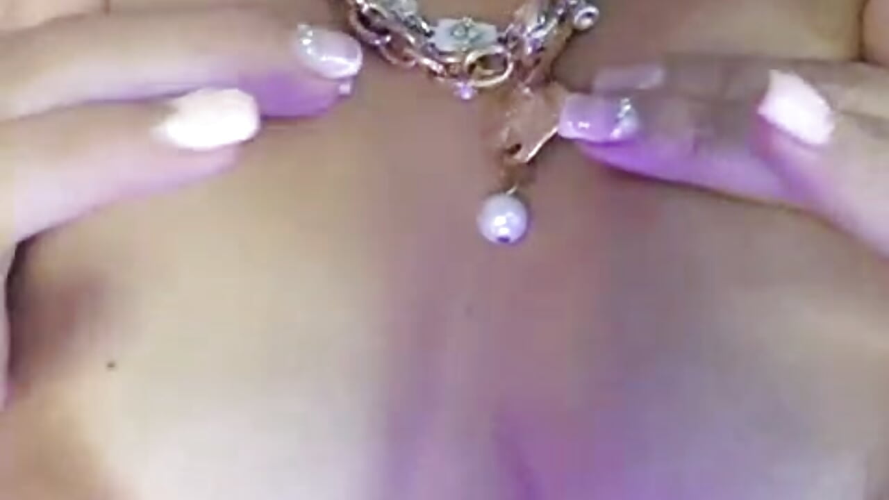 PLAYING WITH MY HOT LITTLE TITS🔥😏🍒