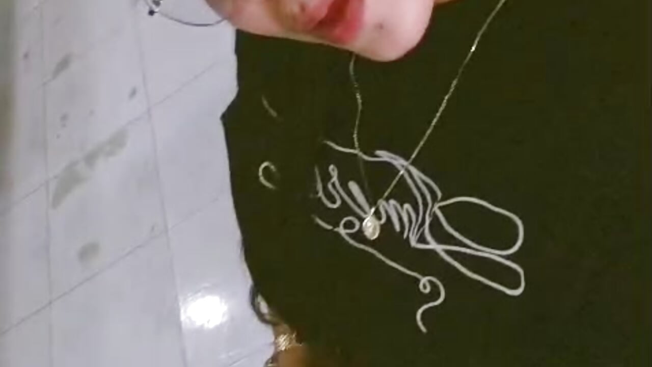 serious girl - vídeo de la modelo de cam Hana_Boobs