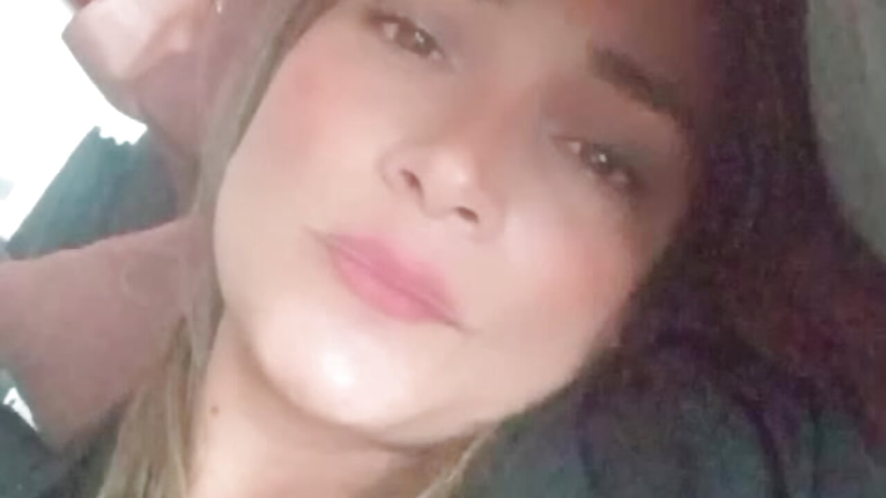 WhatsApp Video 2026-04-01 at 3,52,40 PM－カメラキャストのalma_rose_の動画