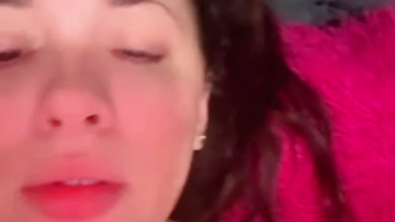 e05c006b-adfa-4adb-bdac-760d38011bb0 - відео від вебкаммоделі Alma_sensual