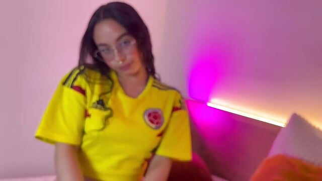 hey love, I invite you to play with me - video by DaphneValucci cam model