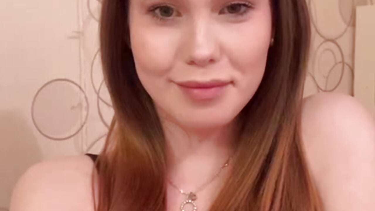 Me - βίντεο μοντέλου LewisSandez