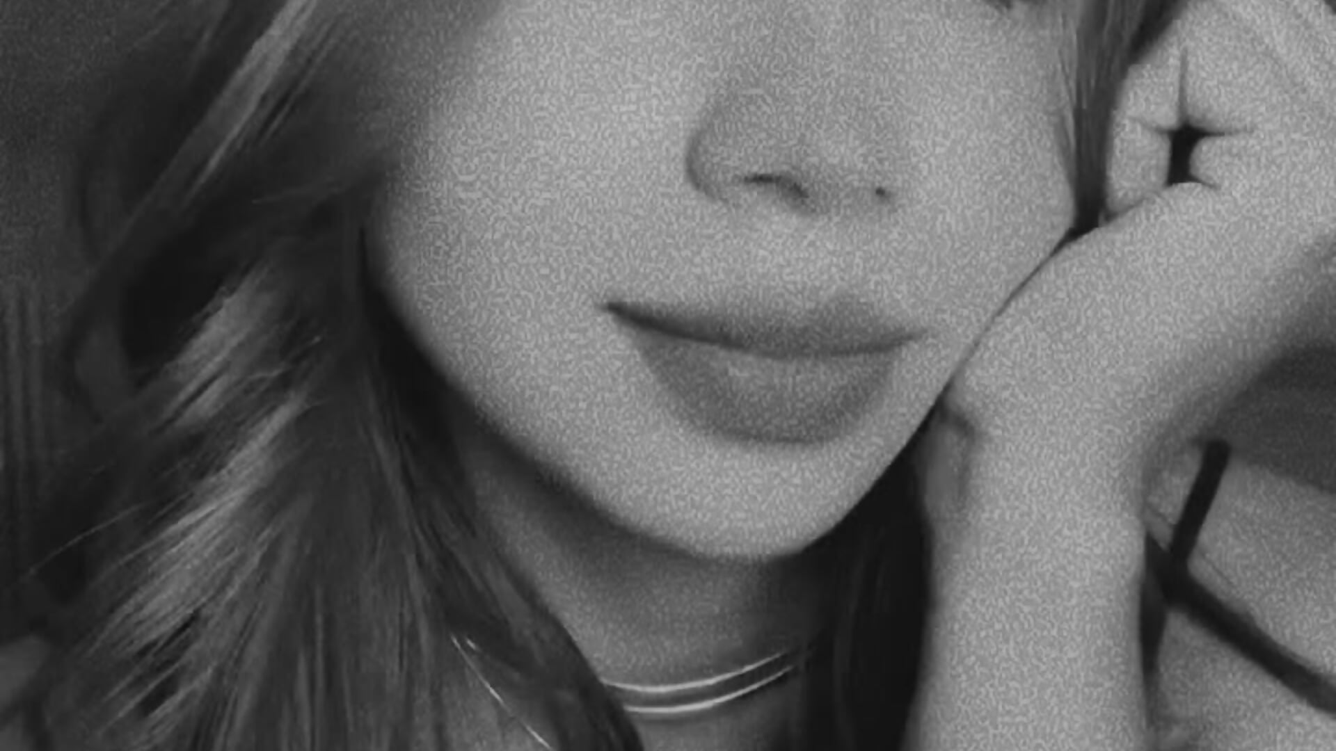 f1ecea6abf3e4169bfeae9ef12942a44 - video by latinacaro- cam model