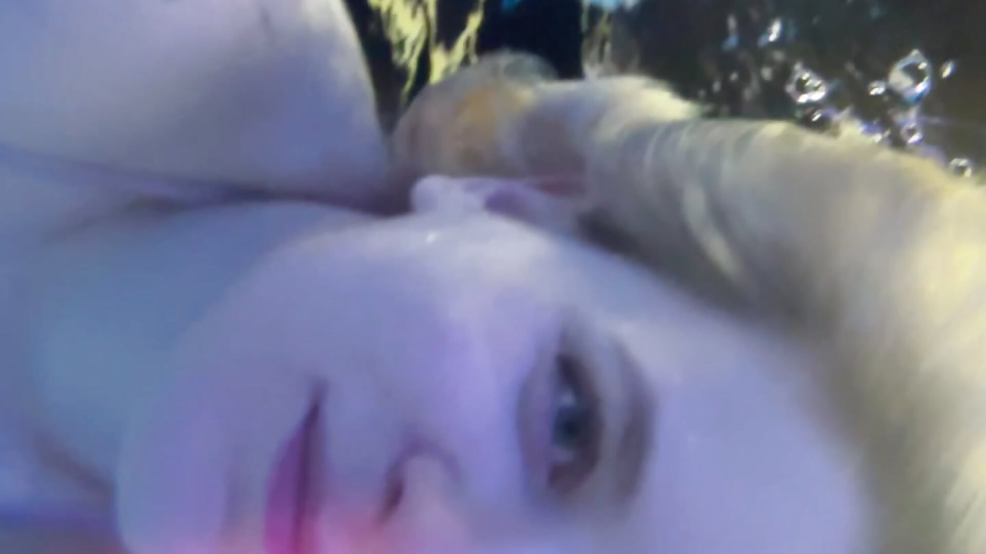 I opened my eyes underwater for the first time!!! - video by Flora_StallSecrets cam model