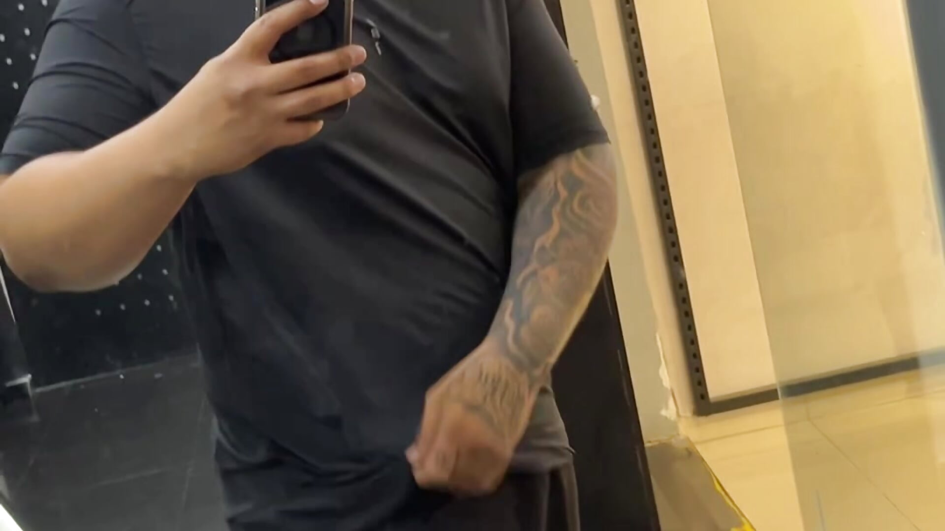 25EE5176-98FA-4012-925C-2B83A9E9ABF3 - Video von 111granluis Cam-Model