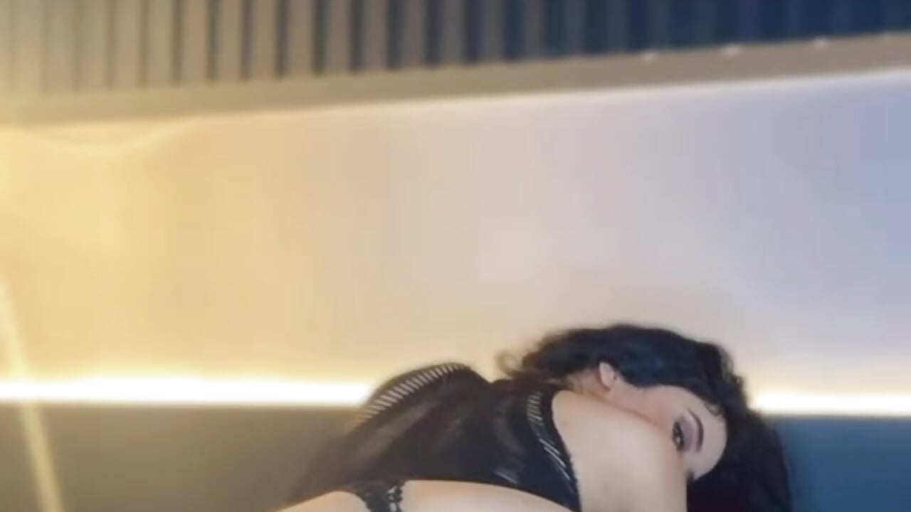Taste my hot ass 🥵 - Vídeo de hey_laurenn, modelo de vídeos