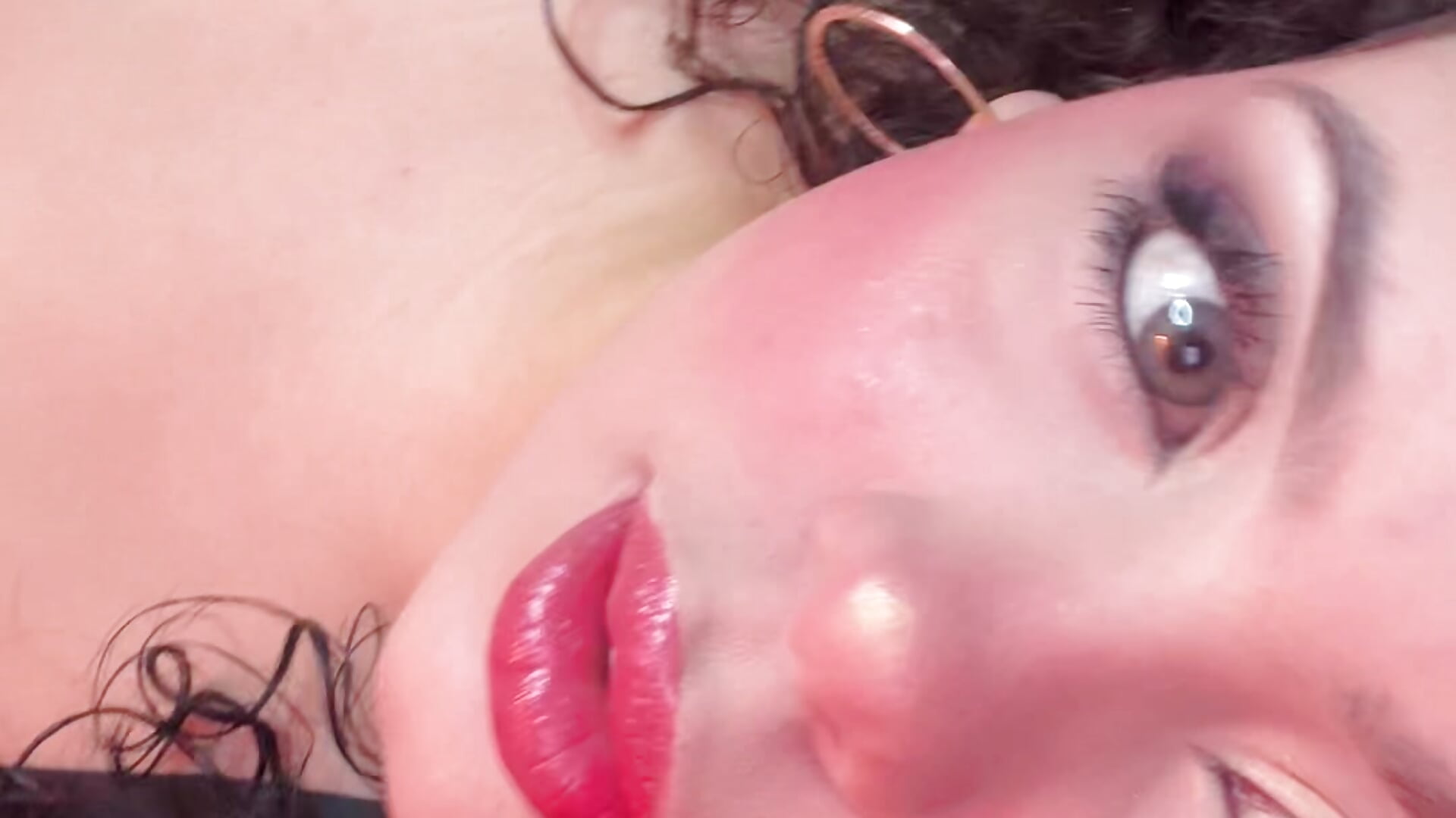 Kiss🥰 - Blair_Curvy 캠 모델의 동영상