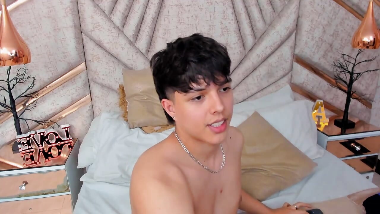 naked – video af DamiaanXx cam-model