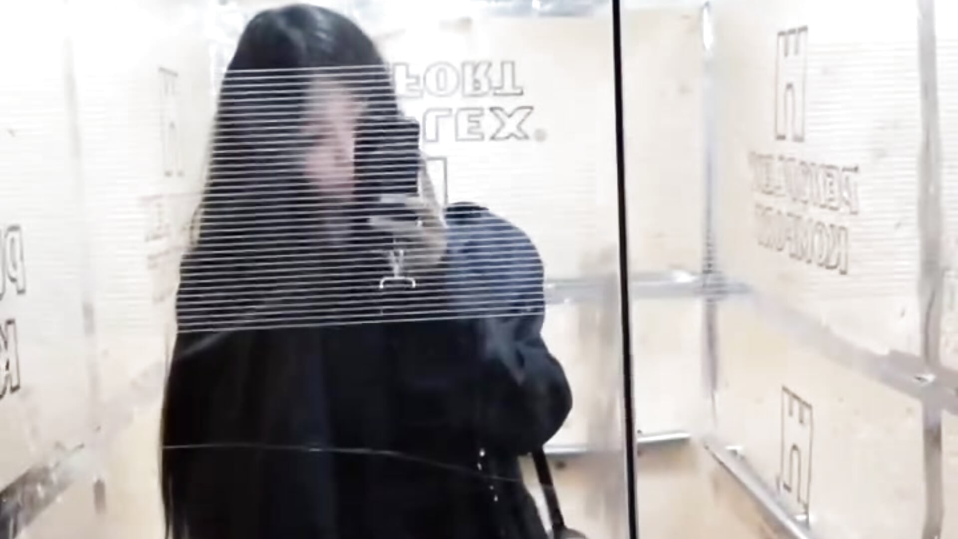 Just me , the mirror and little dance - วิดีโอโดย sayanim0 โมเดลแคม