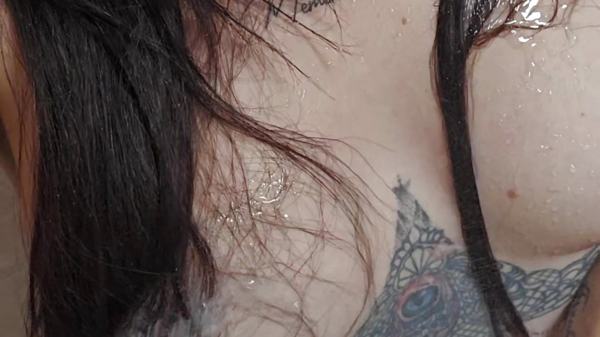 Shower time 🫨🤤☔️🌊 - vídeo de la modelo de cam Happily_married34