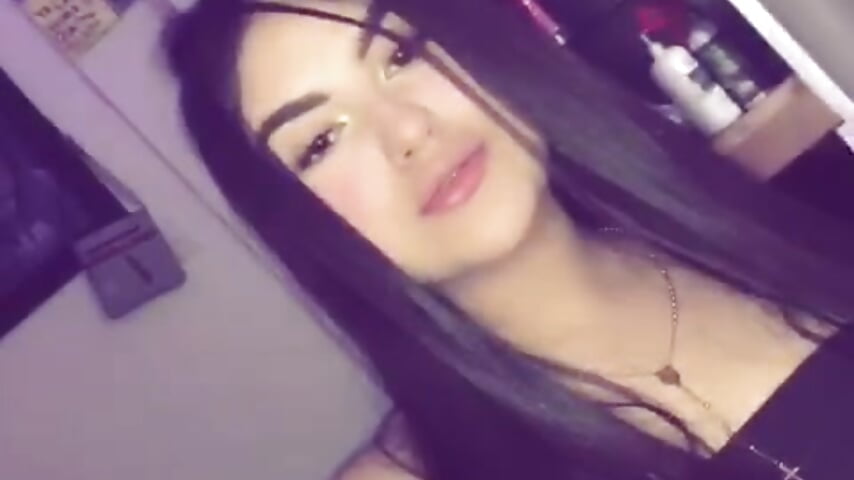 WhatsApp Video 2026-04-04 at 8,18,05 AM - vídeo de la modelo de cam zafiro_01x