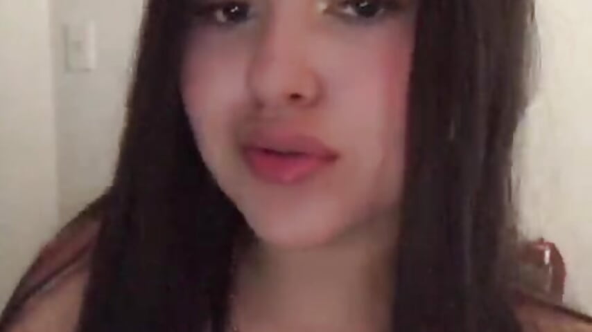 WhatsApp Video 2026-04-04 at 8,18,00 AM - vídeo de la modelo de cam zafiro_01x