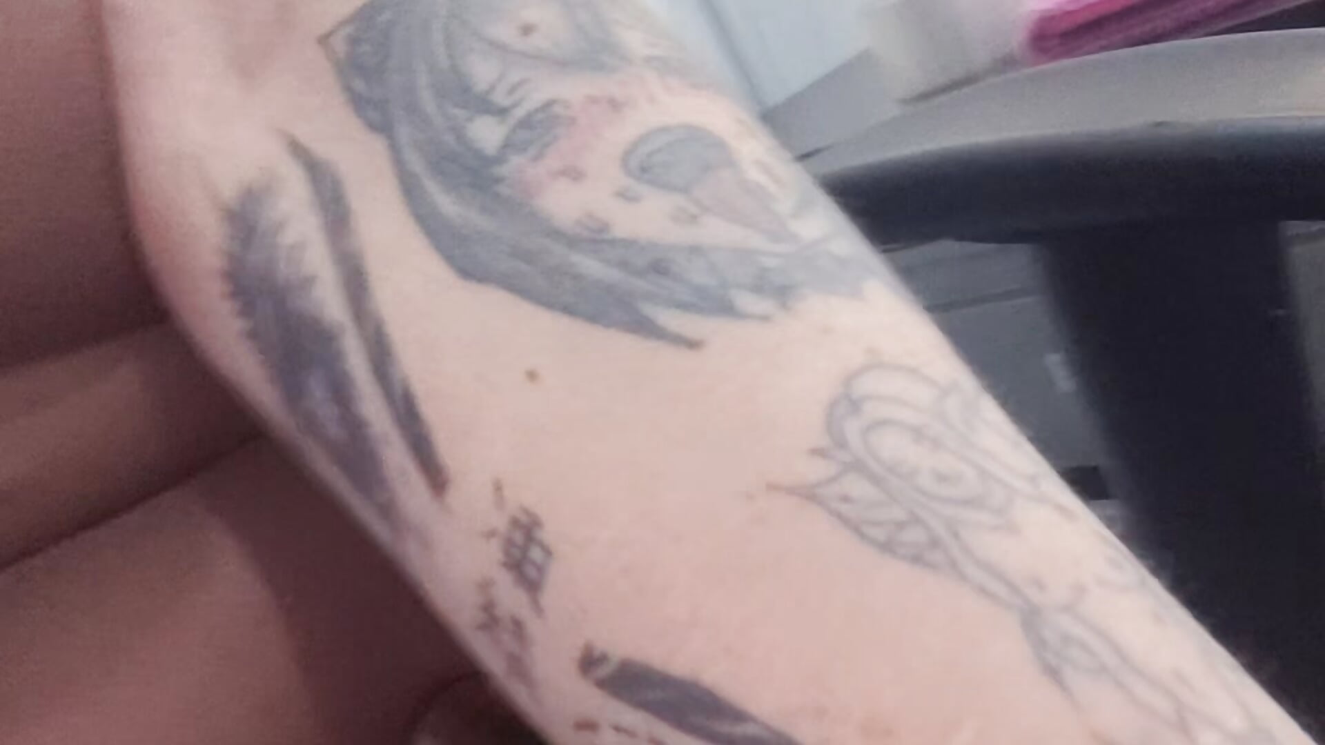 Me tatoos - video by cute_mara cam model