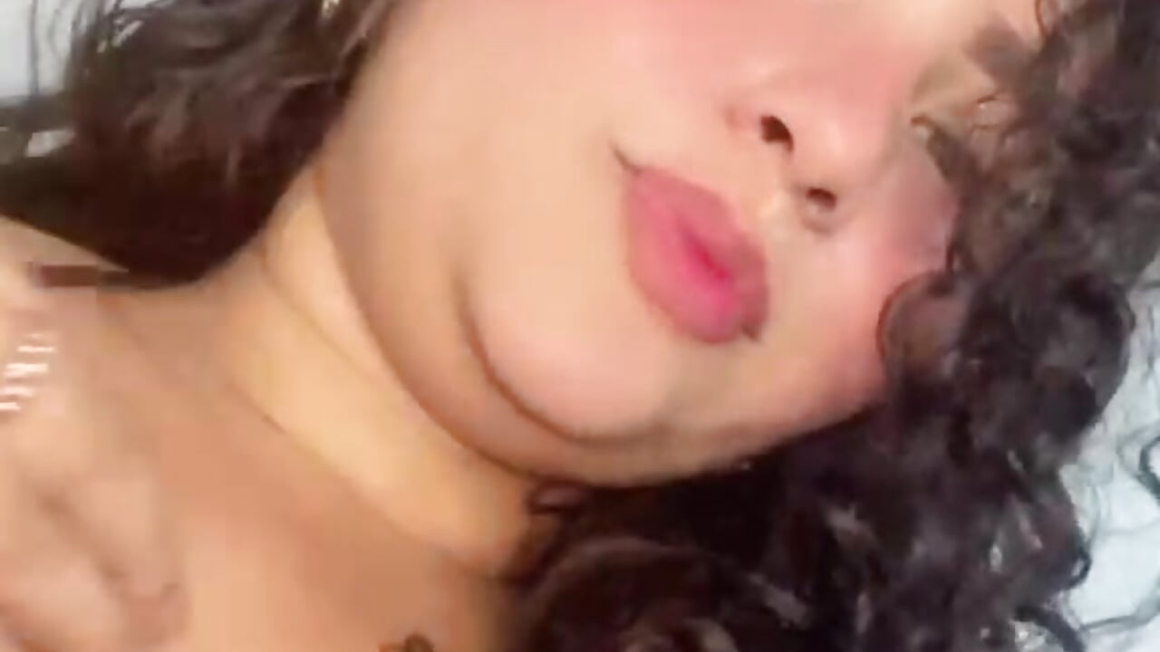 VID-20260412-WA0141.mp4 - video av MiliHot25 cam model