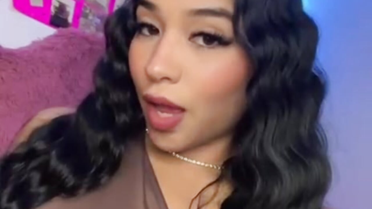 Me 😍 - відео від вебкаммоделі AishaMarie