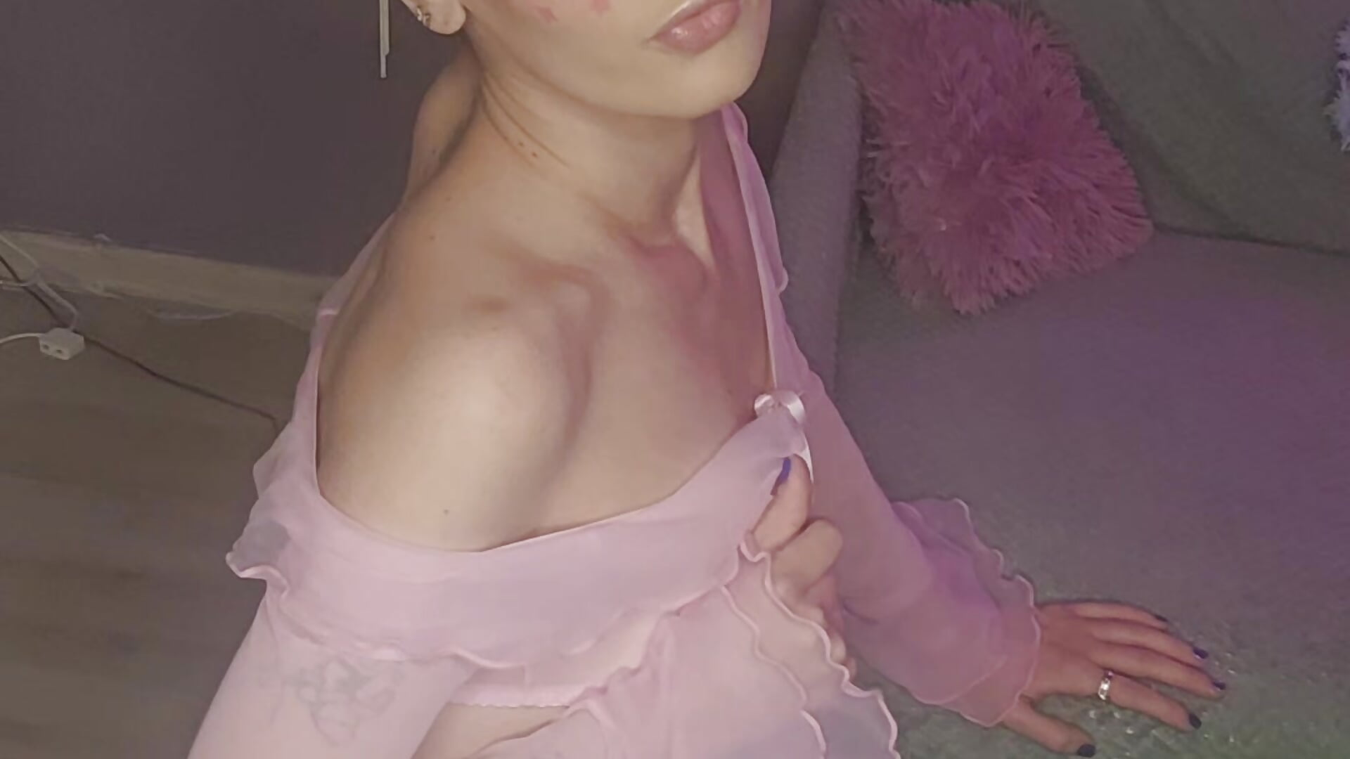 Would you..... ? - video av Bea_doll cam-modell